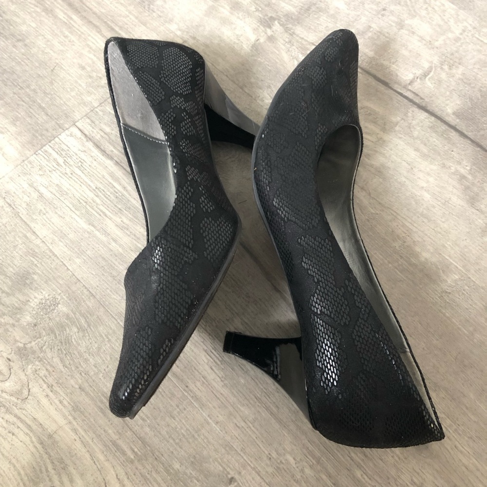 Karen Scott Snake Pattern Heels Excellent Condition